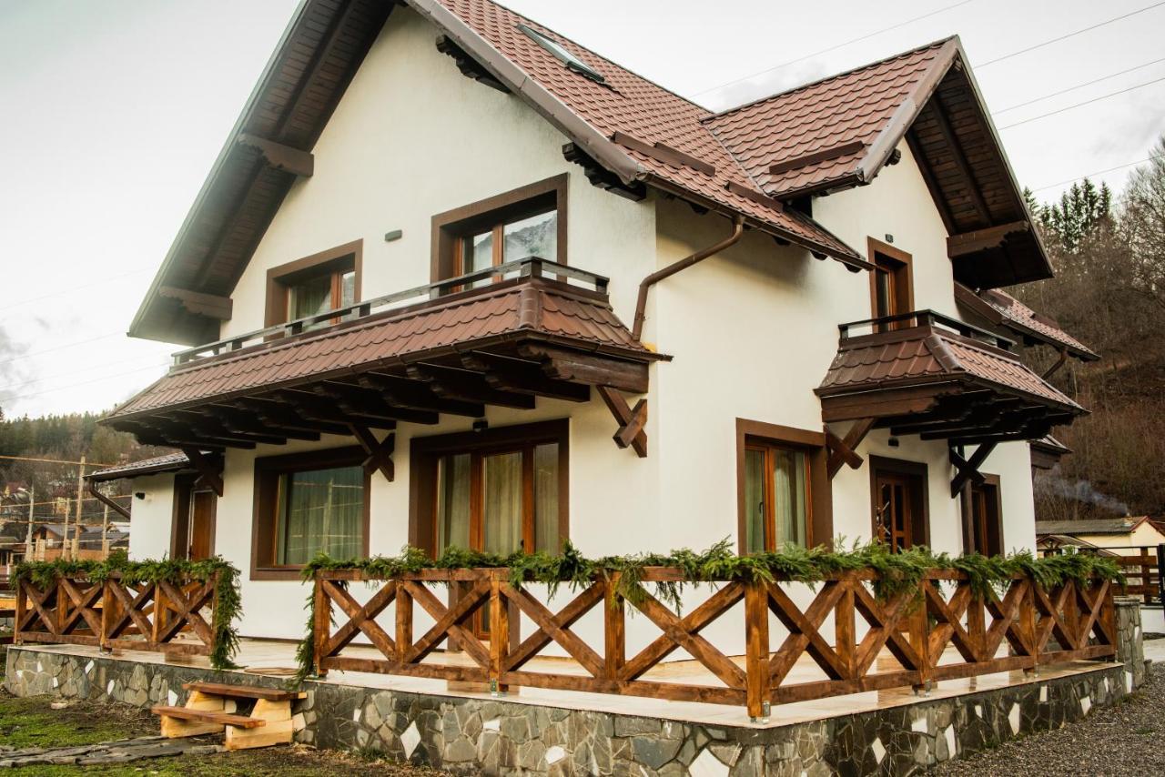 Casuta Doi Ponei Buşteni Exterior foto