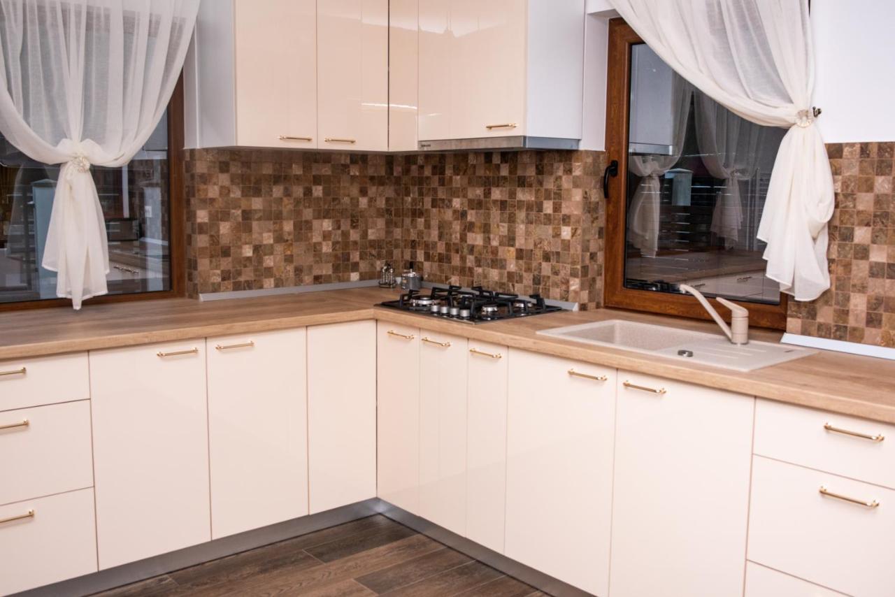 Casuta Doi Ponei Buşteni Exterior foto