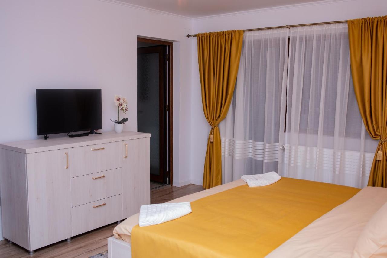 Casuta Doi Ponei Buşteni Exterior foto