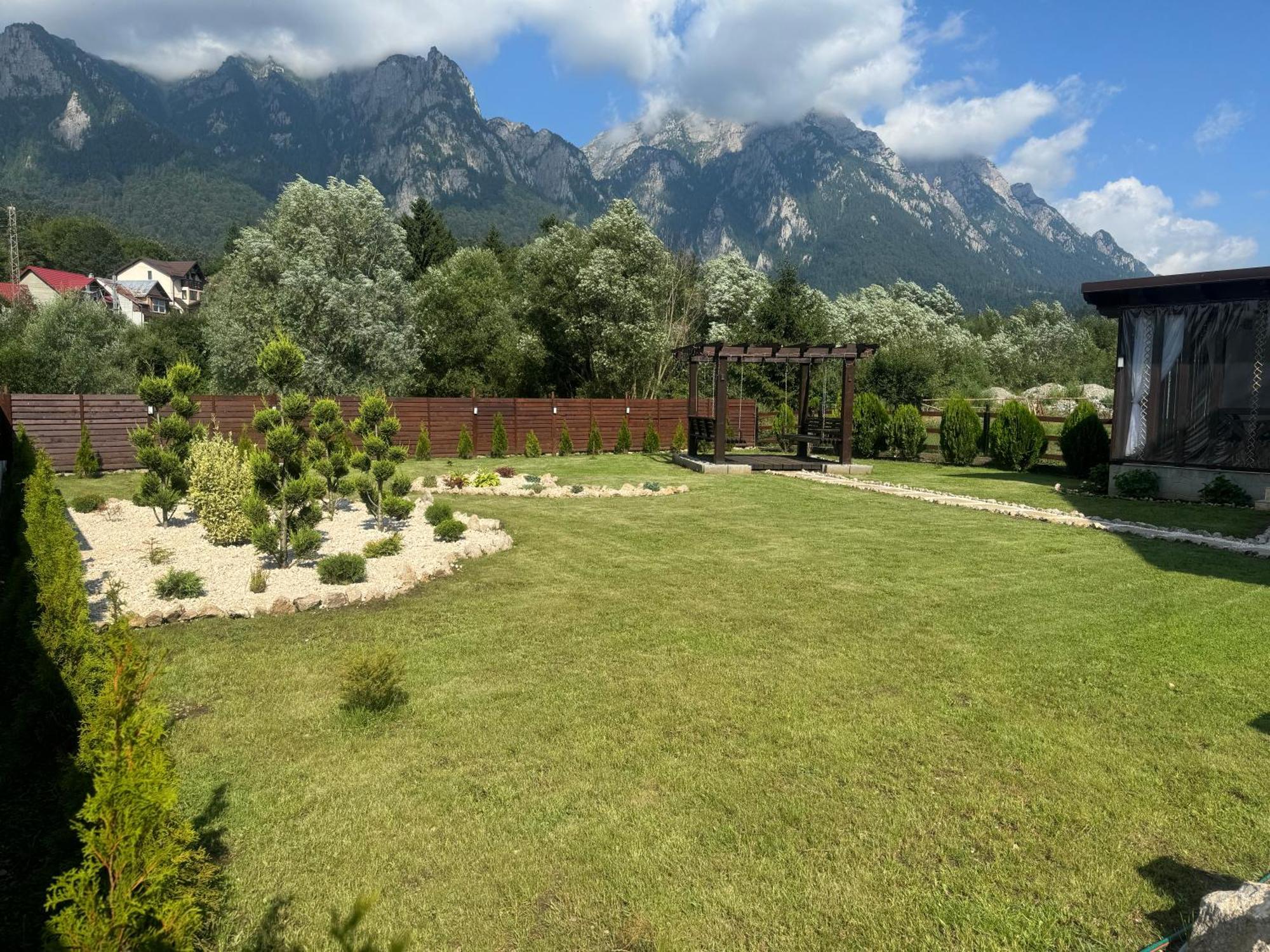 Casuta Doi Ponei Buşteni Exterior foto